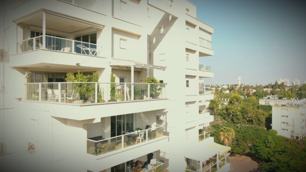 הוספת מרפסת לבניין ישן